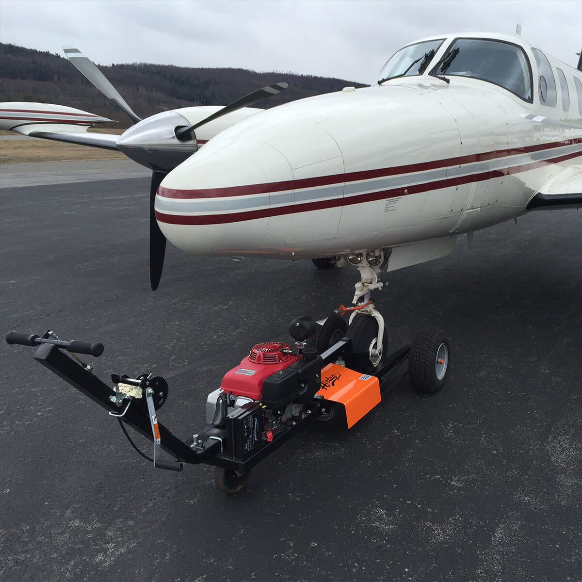 AIRTUG 10-s/h model pulling plane